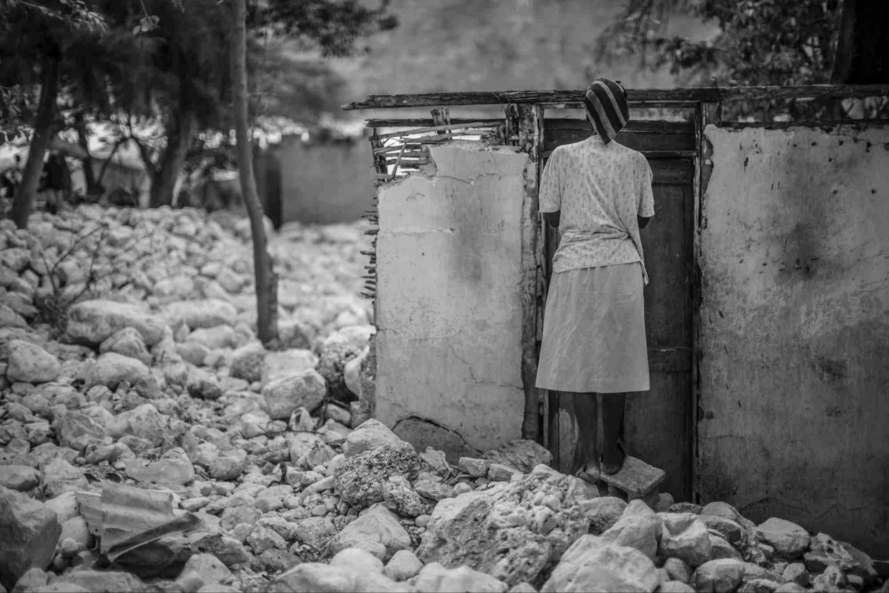 katastrophenhilfe-grau