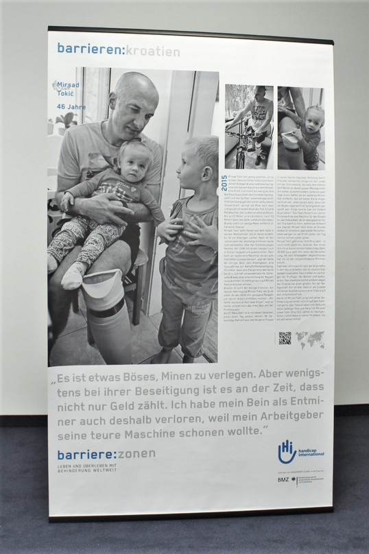 Ein Roll-Up der Ausstellung.