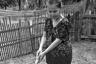Phet in ihrem Garten.